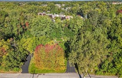 2074 Ridgemont Street, Commerce Twp, MI 48382