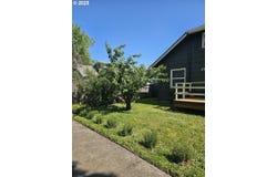 1760 W BROADWAY, Eugene, OR 97402