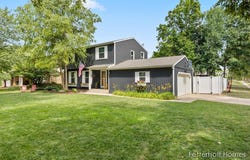 2941 Meadowbrook Drive SE, Grand Rapids, MI 49546