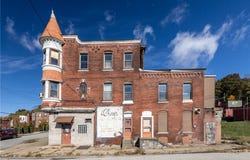 1900 Saint Ives St, Manchester, PA 15212