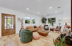 325 S Frio ST, Lockhart, TX 78644