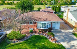 24886 Hayes Street, Taylor, MI 48180