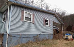 145  Chestnut Street, Oceana, WV 24870