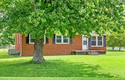 210 MERRIWOOD PARKWAY, HOPKINSVILLE, KY 42240