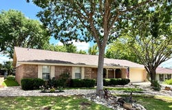 207 Candice Dr, Kerrville, TX 78028