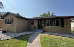 1608 Tulip Lane, Munster, IN 46321