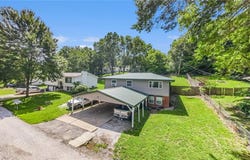 502 Dundee Road, Smithville, MO 64089