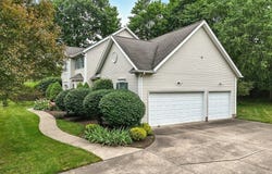 2064 Forest Edge Drive, Cuyahoga Falls, OH 44223