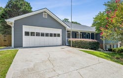 1192 Lakeview Road, Grayson, GA 30017