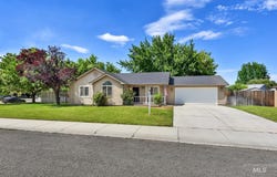 1998 W Snyder Dr, Meridian, ID 83642
