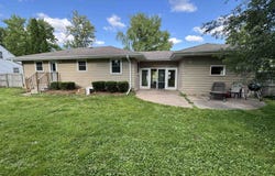151 S OAKWOOD Road, OSHKOSH, WI 54904
