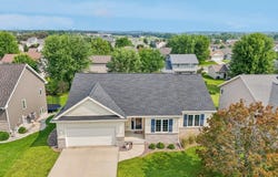 833 Ashworth Drive, Oregon, WI 53575