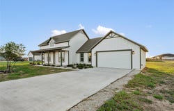 116 Bianca CIR, Del Valle, TX 78617