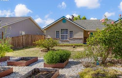 4664 HOLLY St, Springfield, OR 97478