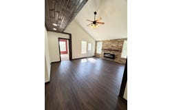 450 Eagle Drive, Forsyth, MO 65653