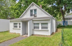 9 Kellogg Avenue, Colonie, NY 12304