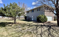 2302 16th Ave N, Clear Lake, IA 50428