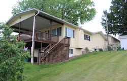 631 N 1st Street, Harpers Ferry, IA 52146