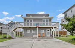 1720 N New River Drive, Surf City, NC 28445