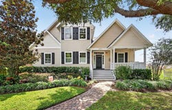 580 W 10TH Avenue, MOUNT DORA, FL 32757