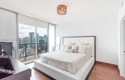 888 Biscayne Blvd, Miami, FL 33132