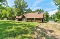 1135 Cook Rd, Texarkana, AR 71854