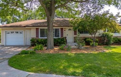133 Martin Way, Vadnais Heights, MN 55127