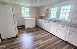 806 Vale St, Loudon, TN 37774