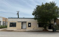 106 E 1st Street, Alice, TX 78332