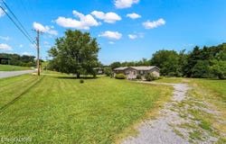 2764 Roberts Rd, Kodak, TN 37764