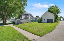 303 SE 5th Avenue, Dyersville, IA 52040