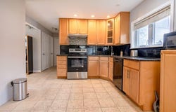 17 Arcadia Lane, Hicksville, NY 11801