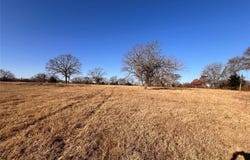 365 Road, Okemah, OK 74859