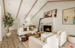 19443 Hatteras St, Los Angeles, CA 91356