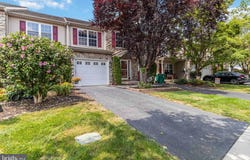 25 CAROUSEL CIRCLE, HERSHEY, PA 17033