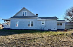 205 S Main Street, Gage, OK 73843