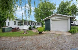 408 Elora Road, Elora, TN 37328