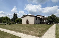 303 2nd St NE, Rolla, ND 58367
