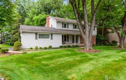 19 Redcoat Drive, East Brunswick, NJ 08816