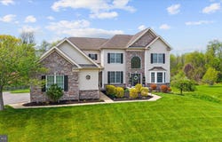 33 WATERTON Drive, BEAR, DE 19701