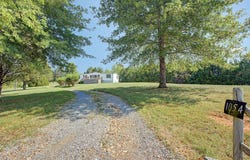 1054 Dove Hill Rd, Thaxton, VA 24174