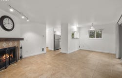20050 SNOWDROP Ct, WestLinn, OR 97068