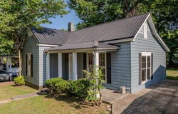 335 E College Avenue, Holly Springs, MS 38635