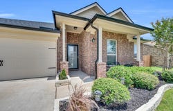 111 Broken Arrow Street, Waxahachie, TX 75165