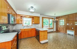 1087 Ratzer Rd, Wayne Twp., NJ 07470-3305