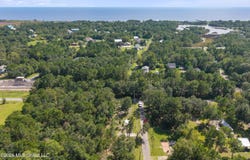 6190 N Railroad Avenue, Bay Saint Louis, MS 39520
