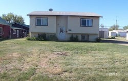 214 E Laundre Ave, Terry, MT 59349