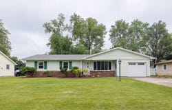 316 E Holley Drive, Kentland, IN 47951