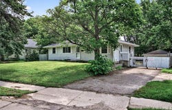 3213 W Old Shakopee Road, Bloomington, MN 55431