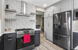 901 Sally Street, Papillion, NE 68046